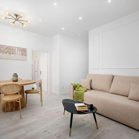 Newly Refurbished Modern 2-Bed Apartment In Heart Of Torremolinos Exteriör bild